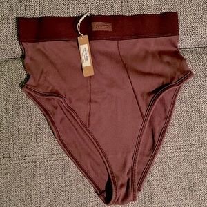 NWT!! Skims Ribbed Brief “Garnet” size small.✨